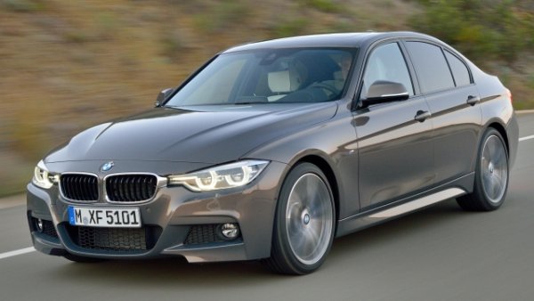 Вечната класа e характерна за това BMW -  автомобилът с най-висока средна възраст в сравнение с останалите в челната десетка. Според данните най-търсената версия има средна възраст над десет години ( 10,49 ), при среден пробег от 150 410 км и средна цена от 18 732 евро . 

Предлага се в две версии, седан или Touring (комби),  но при всички случаи изключително просторен. „Тройката“ предлага широка гама от хибридни, бензинови или дизелови двигатели 
